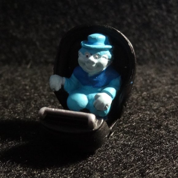 Disney ~ HAUNTED MANSION Pin ~ LE 2000 ~ Mini DOOM BUGGY with GHOST ~ Like NEW - Picture 3 of 3